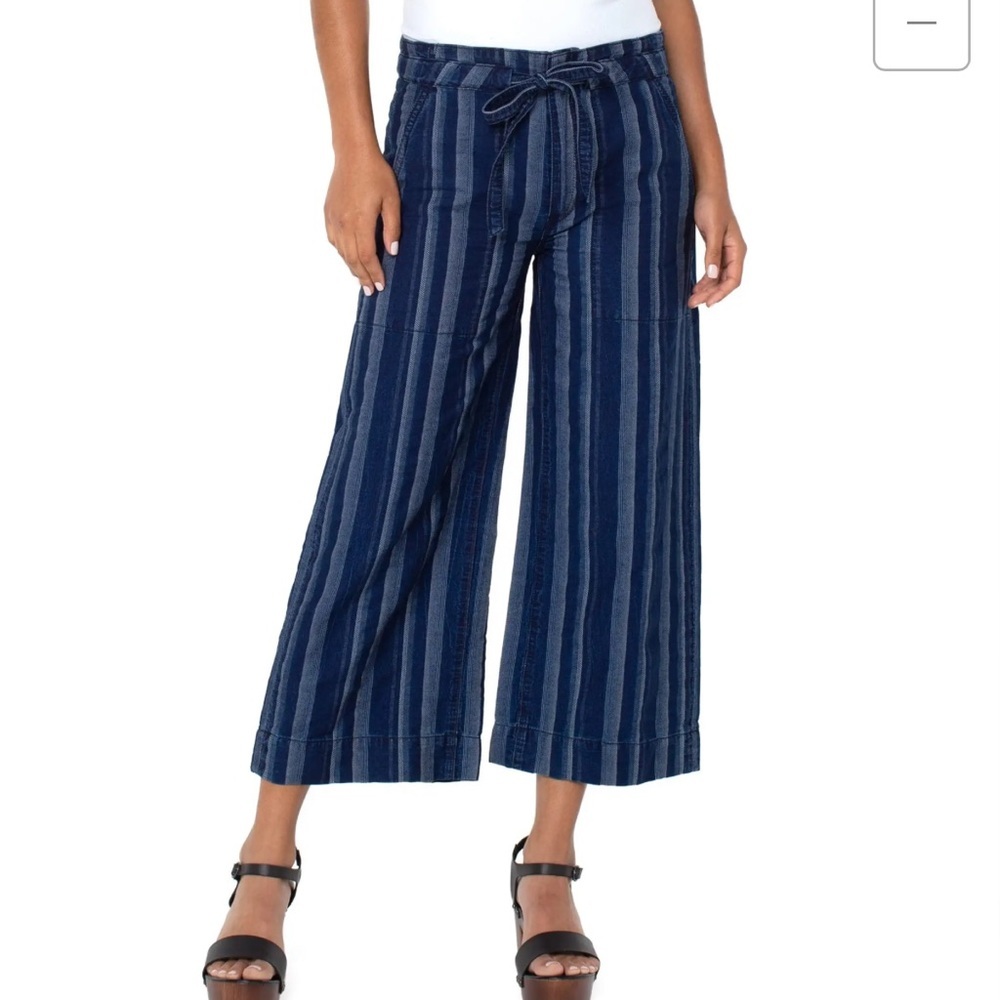 NWT Liverpool Los Ángeles
High-Rise Crop Wide Leg w/ Encased Self Tie in Britton